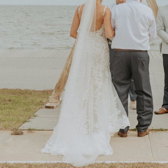 Essence Of Australia Wedding Dress D2548 Size 8 - Picture 5 of 5